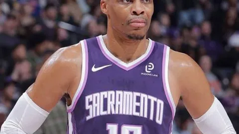 “浓眉哥贡献40分16板击败灰熊”